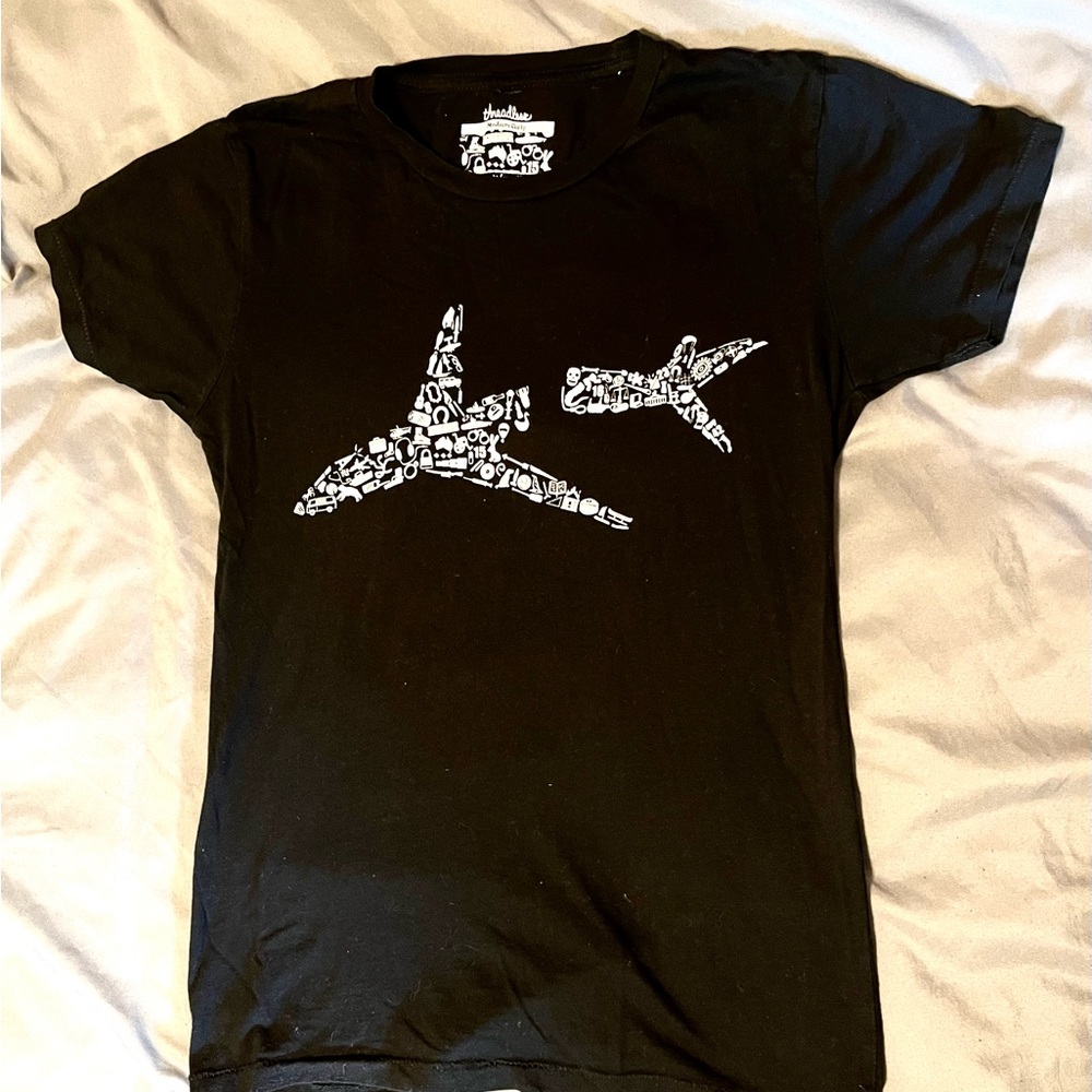 Lost novelty shirt, “108 Items from Flight 815”